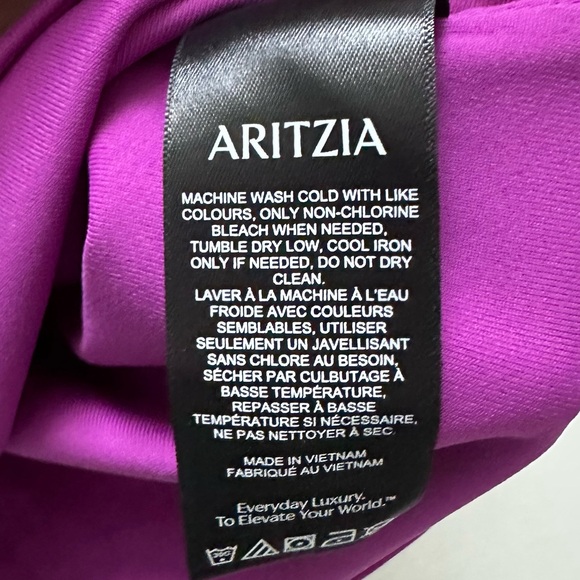Aritzia Contour Crew T-Shirt Ube Purple Double Lined Tee Nylon - Picture 4 of 4